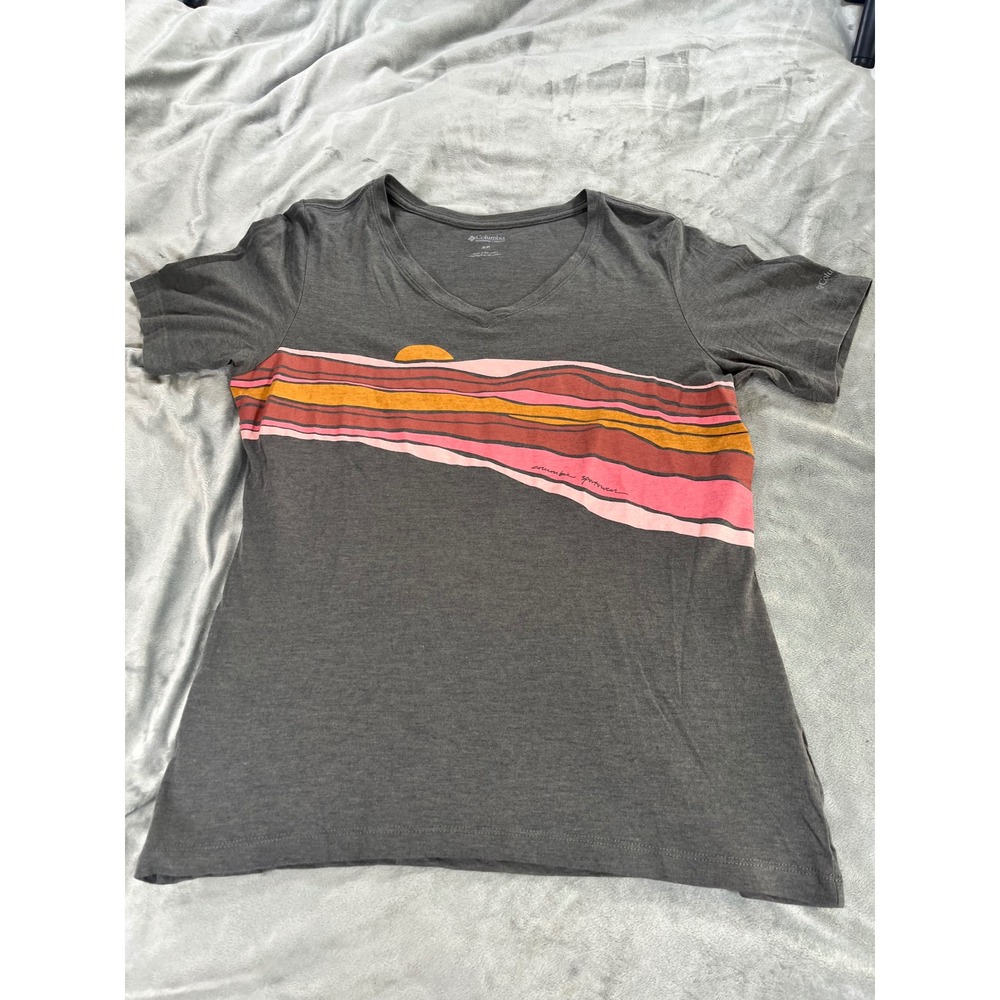 SOLD Columbia Women's Short Sleeve V Neck Grey w/ Dawn Sunrise Cotton T-Shirt S